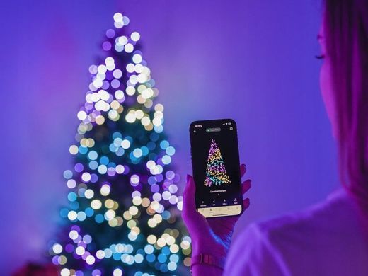 Світлодіодні різдвяні гірлянди Twinkly Strings 750 RGB, чорний кабель, 60 м, IP44