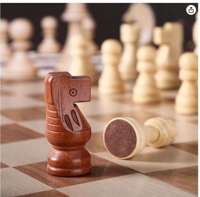 Классические деревянные шахматы Wooden Chess в складном кейсе